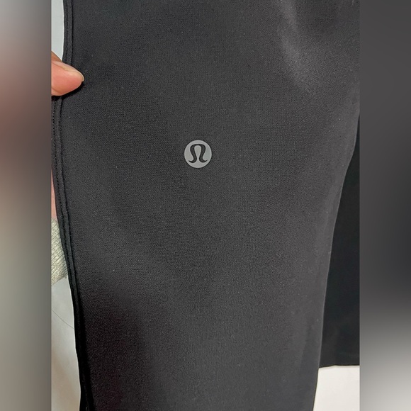 ✨LIKE NEW✨ Lululemon On The Fly Pant Woven 27" Black | Travel | Activewear - Picture 11 of 12